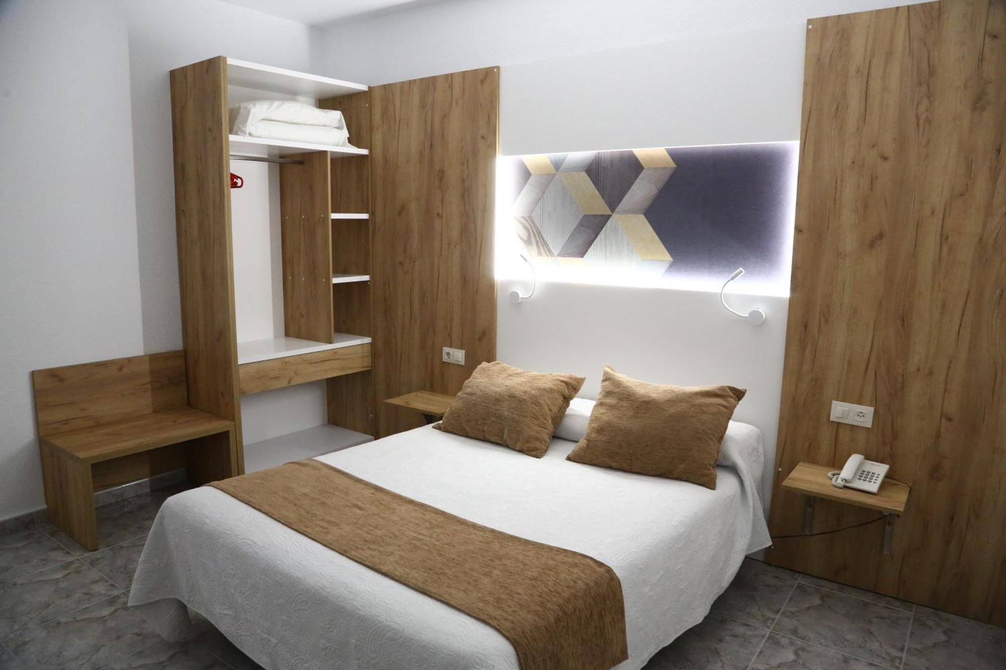 Hostal Real Пласенсия Экстерьер фото